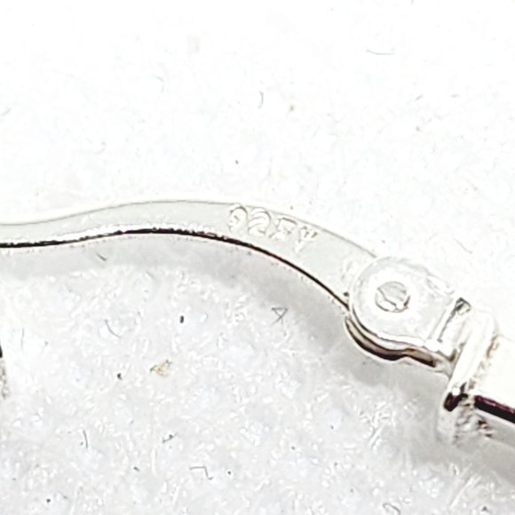 Sterling Silver textured hoop earrings 3.80 grams 1 1/2 inches long - Picture 4 of 4